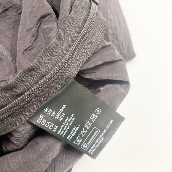 NEW H&M black long sleeve ruched top - Picture 4 of 4